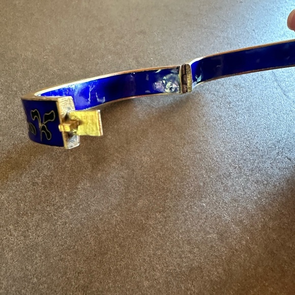 RICH COBALT CLOISONNÉ HINGED BANGLE - Picture 4 of 5